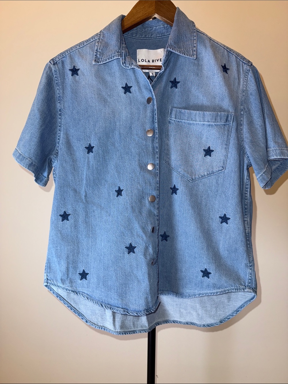 Lola River Star Embroidered Denim Button Down Shirt Short Sleeve Blue | Small